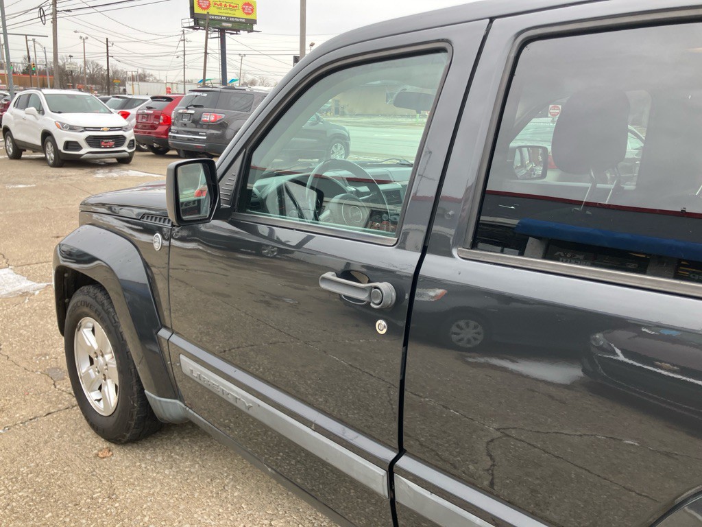 2011 Jeep Liberty Image 6