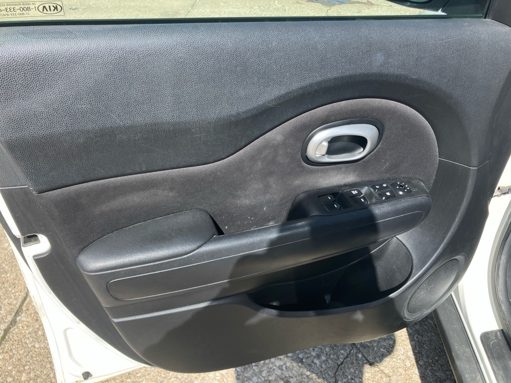 2015 Kia Soul Image 16