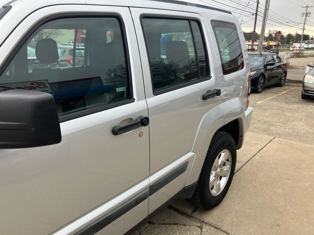 2010 Jeep Liberty Image 4