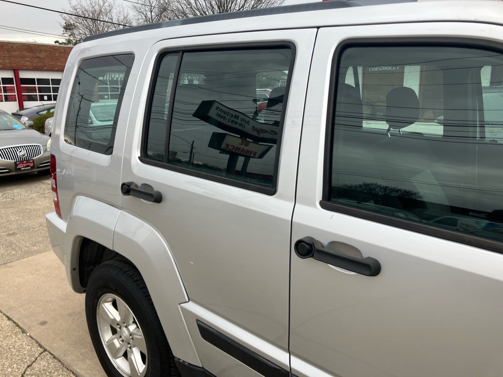 2010 Jeep Liberty Image 10