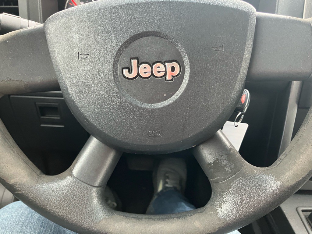 2010 Jeep Liberty Image 13