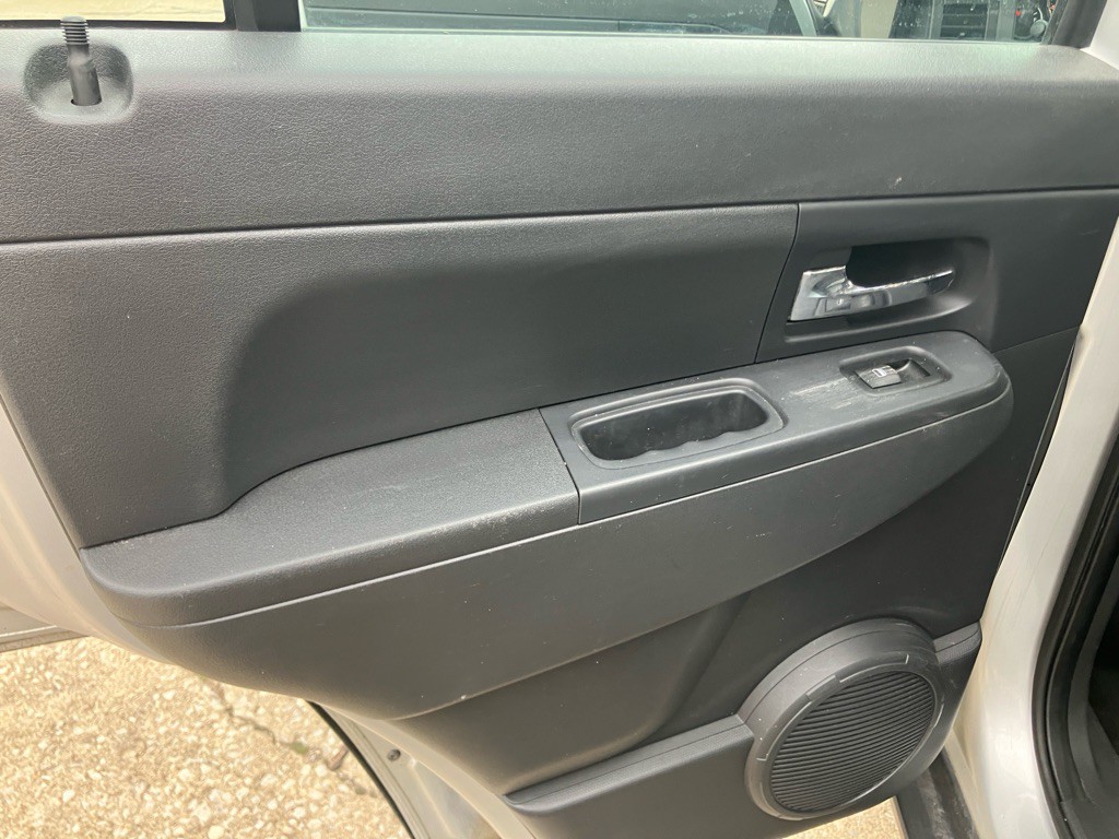 2010 Jeep Liberty Image 18