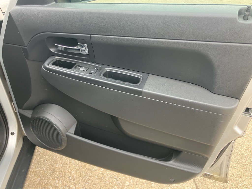 2010 Jeep Liberty Image 22