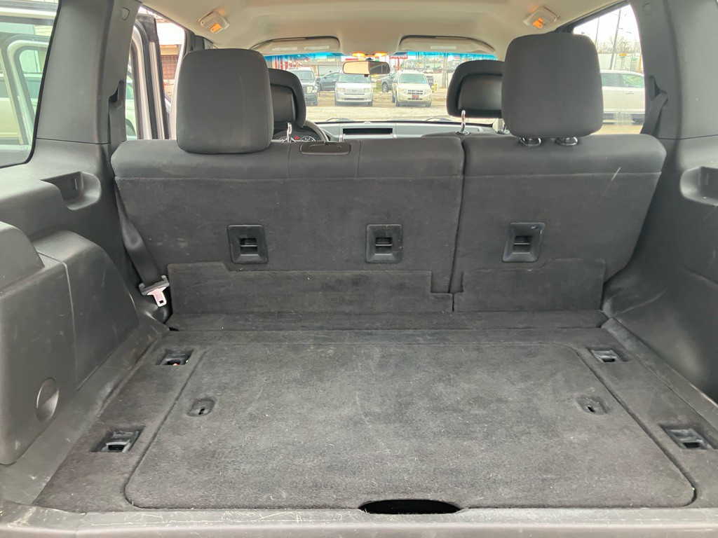 2010 Jeep Liberty Image 24