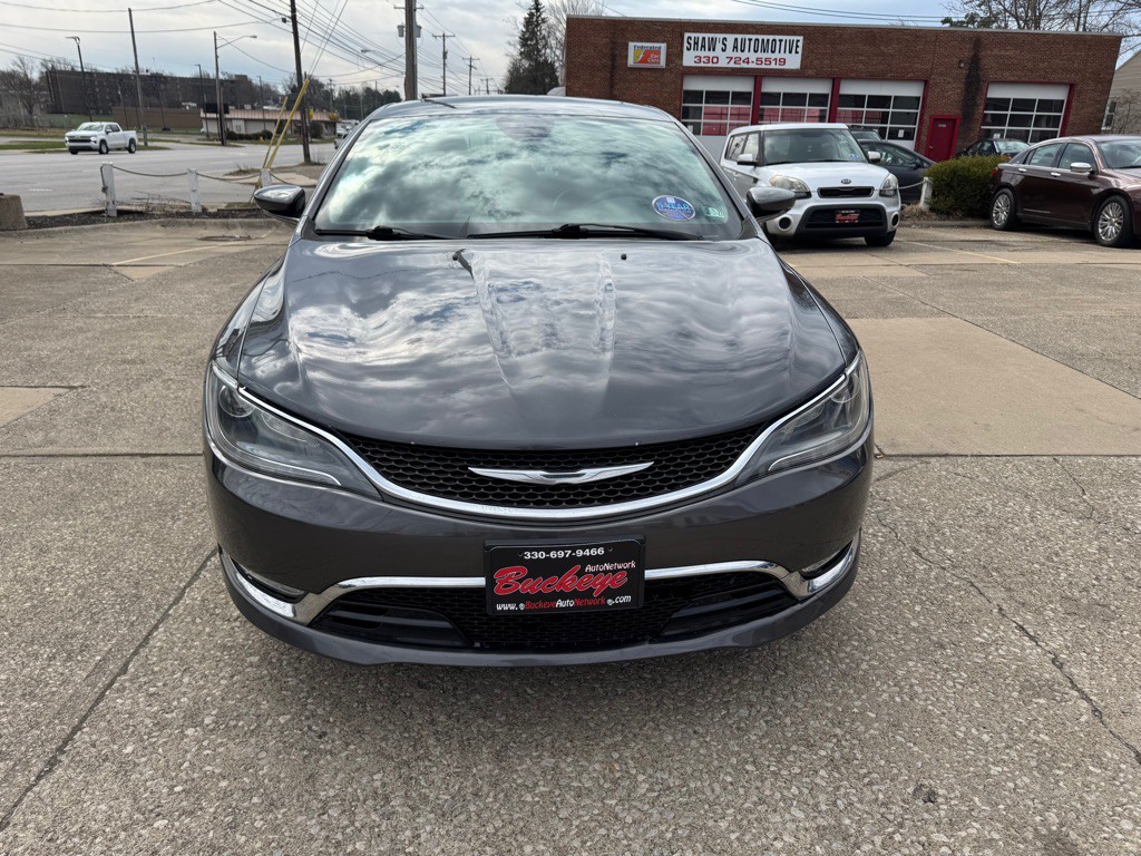 2015 Chrysler 200 Image 2