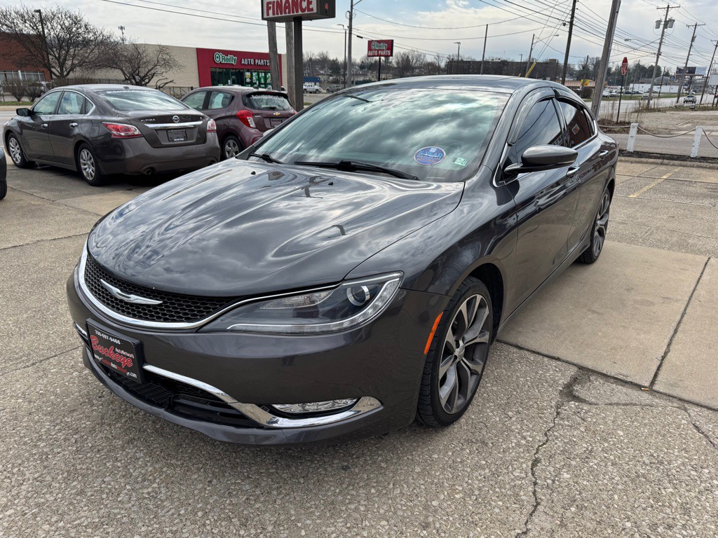 2015 Chrysler 200 Image 3