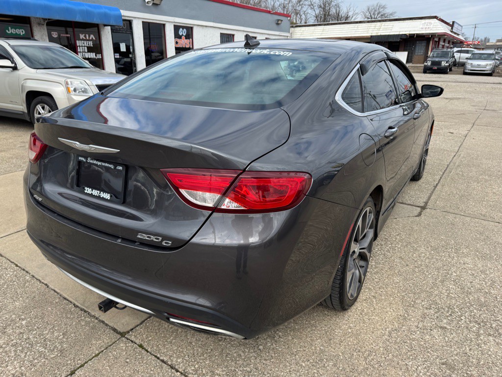 2015 Chrysler 200 Image 8