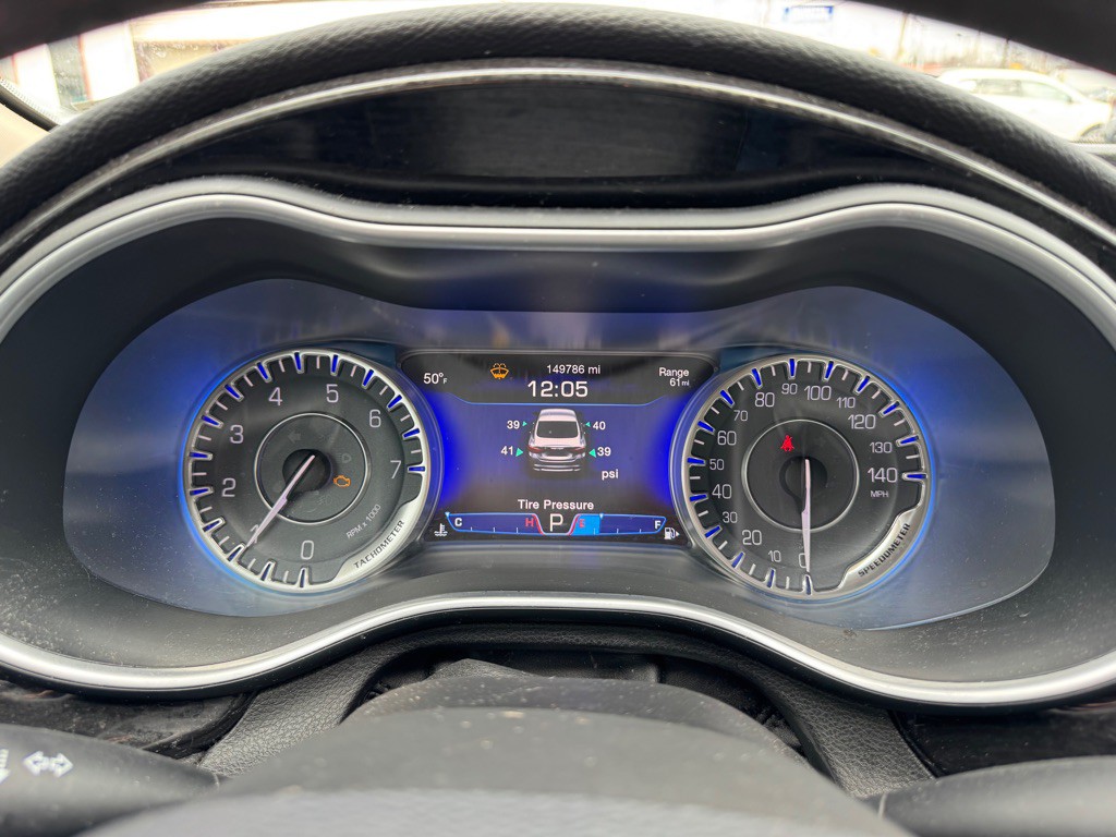 2015 Chrysler 200 Image 13