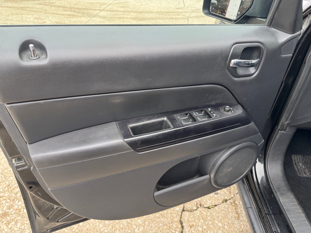2013 Jeep Patriot Image 16