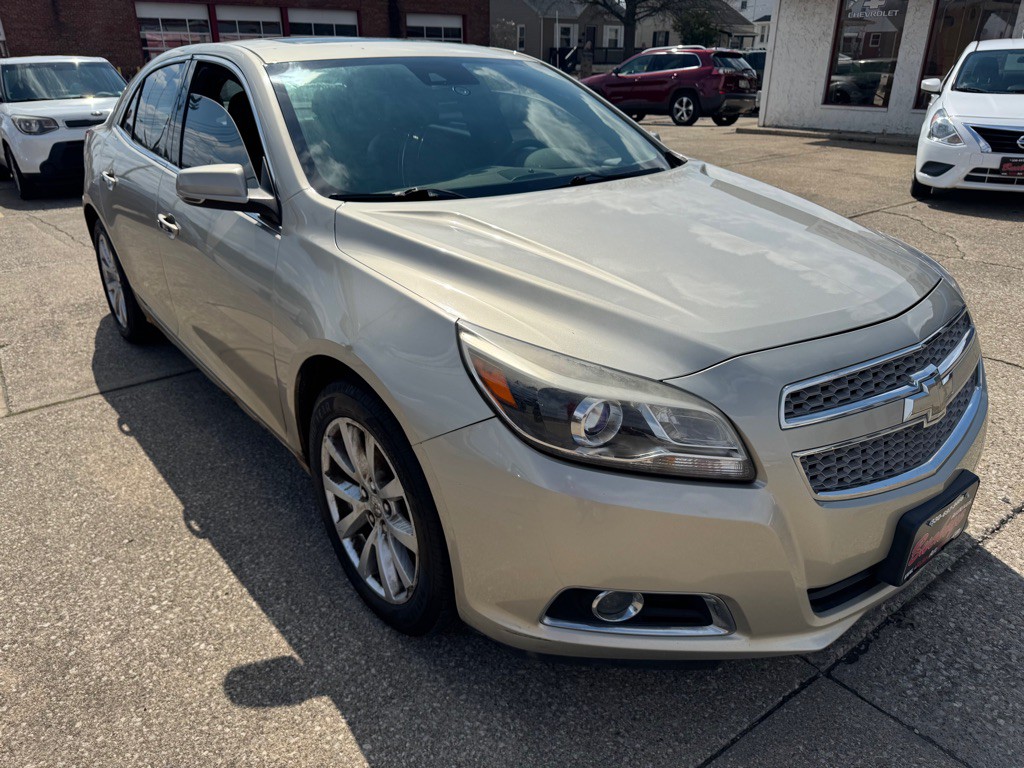 2013 Chevrolet Malibu Image 1