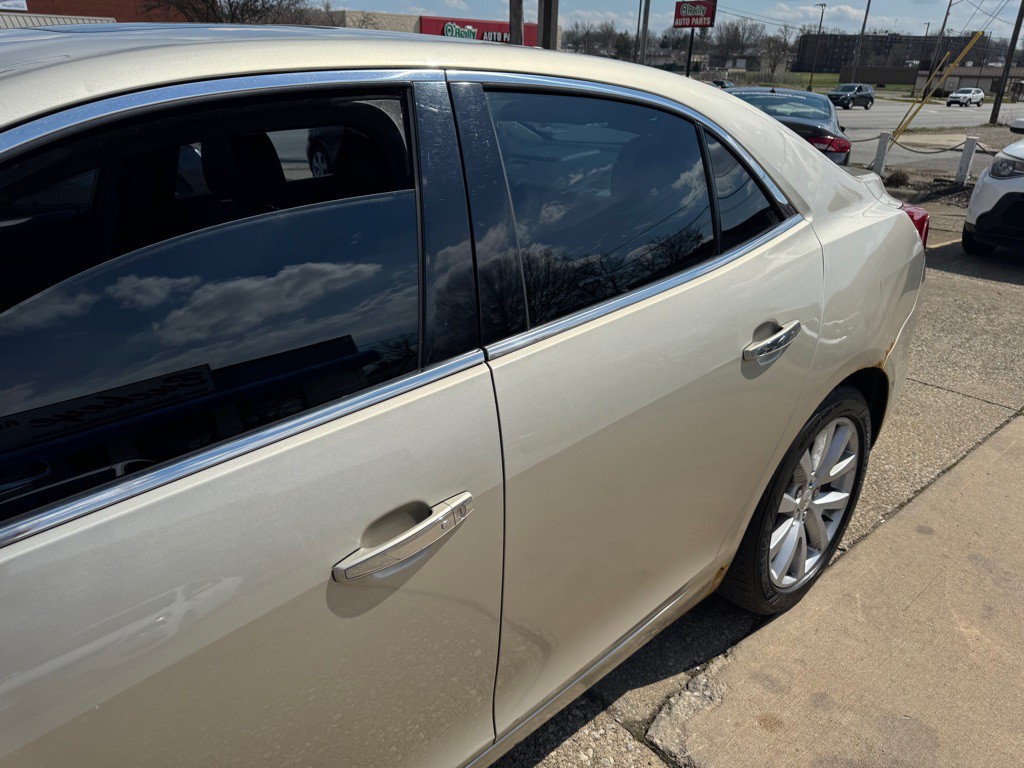 2013 Chevrolet Malibu Image 4