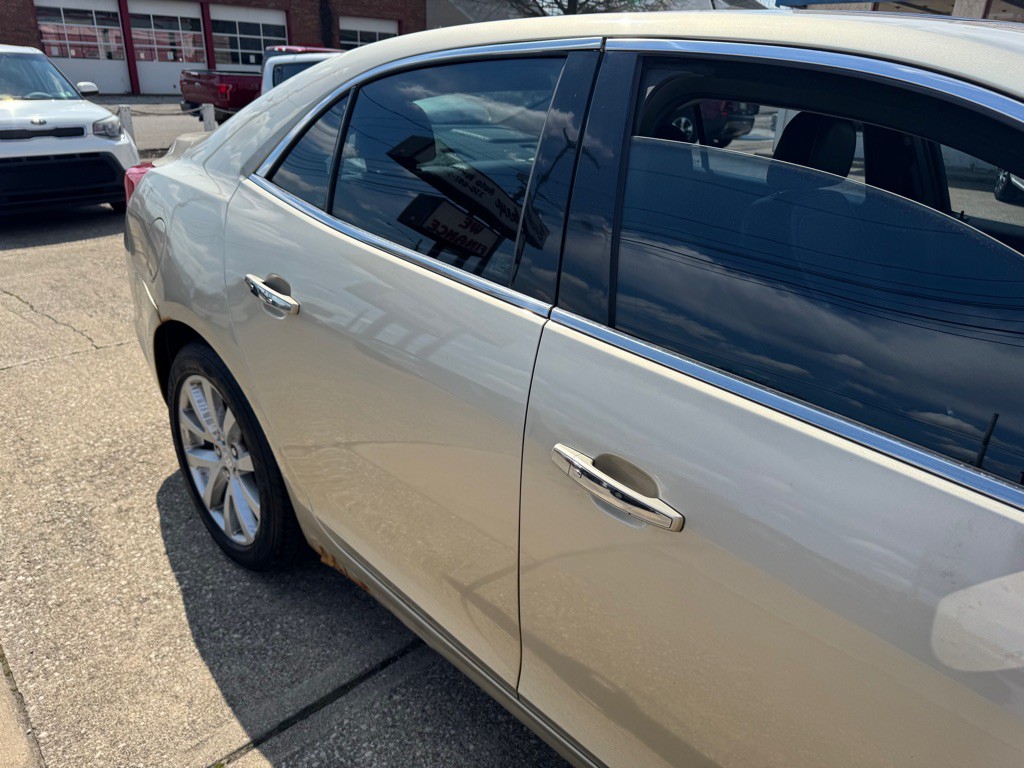 2013 Chevrolet Malibu Image 10