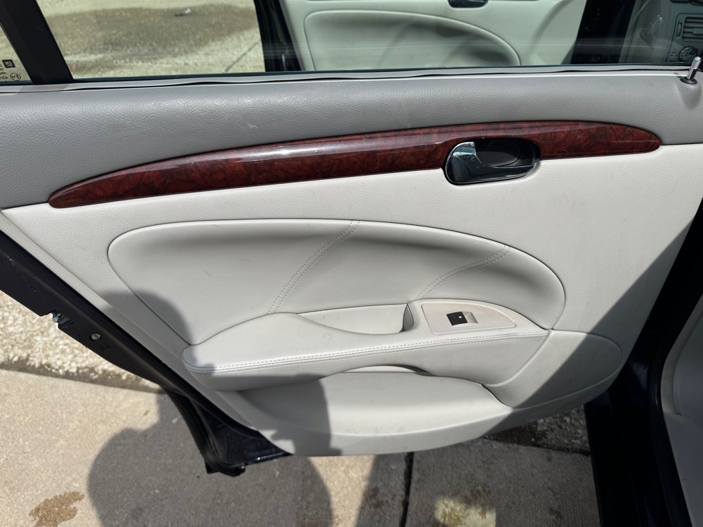 2009 Buick Lucerne Image 18
