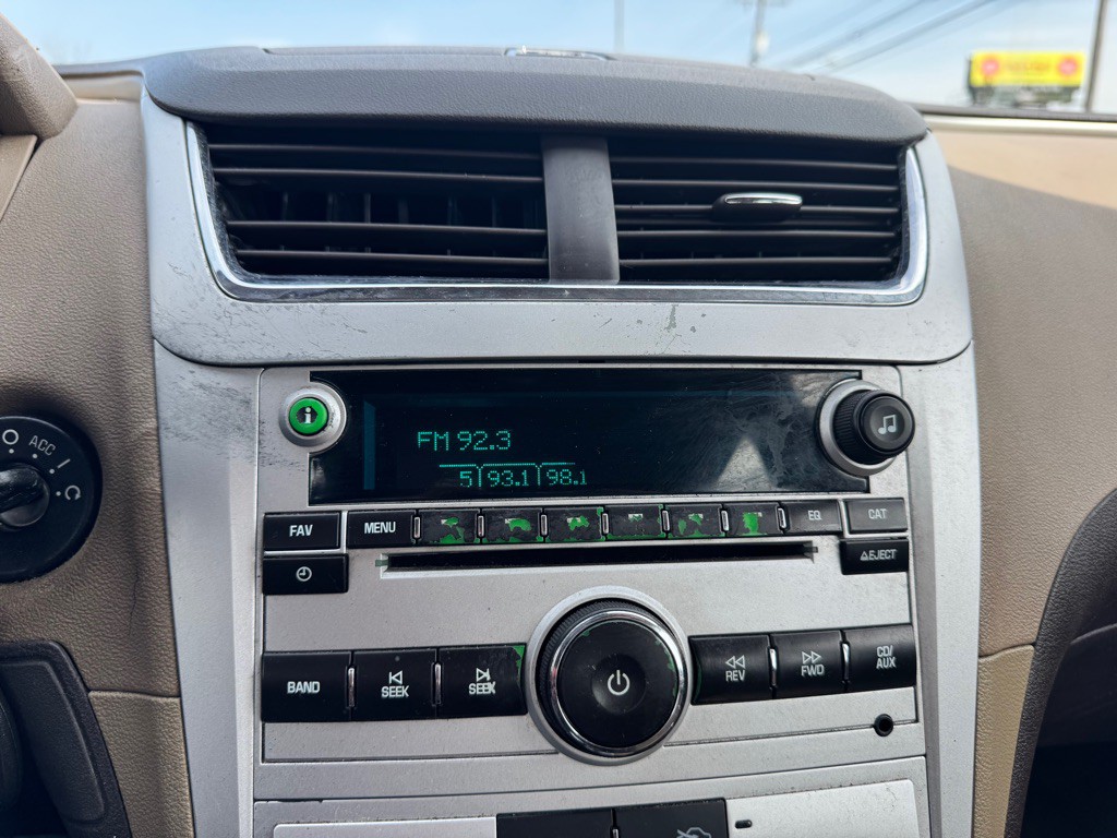 2011 Chevrolet Malibu Image 14