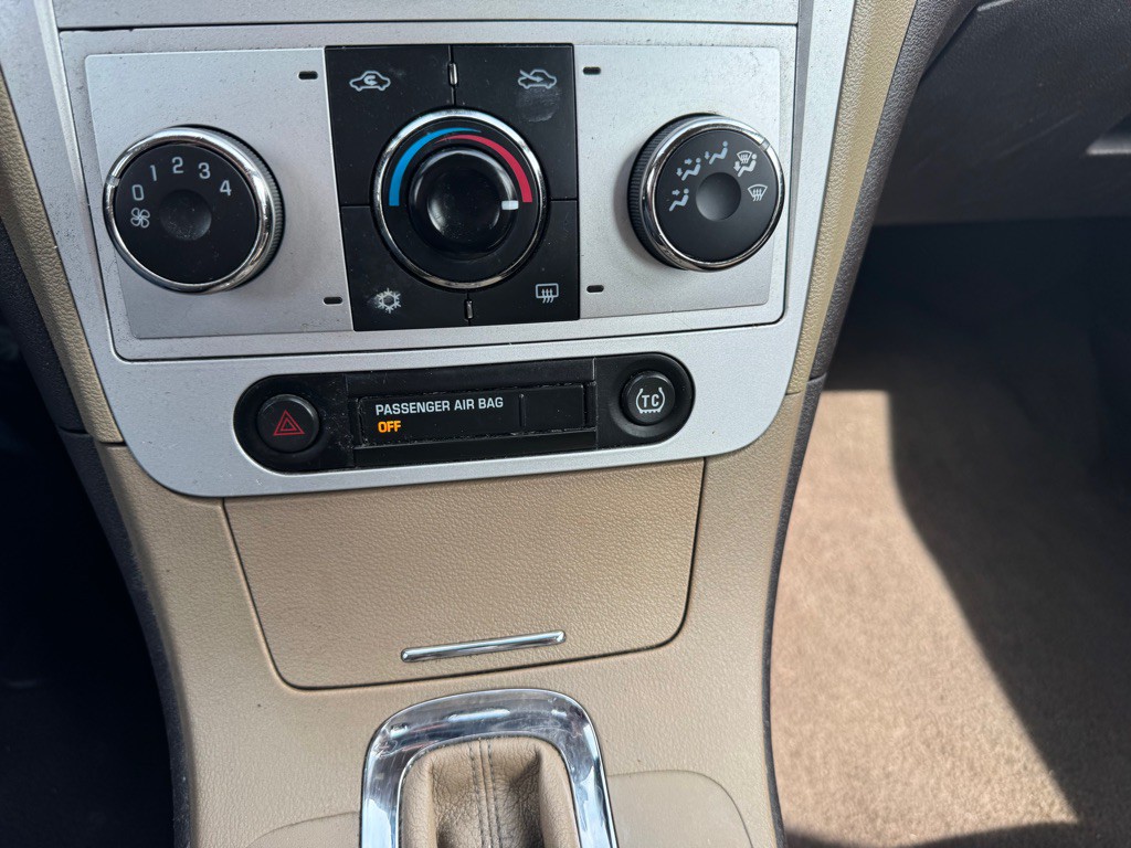 2011 Chevrolet Malibu Image 15