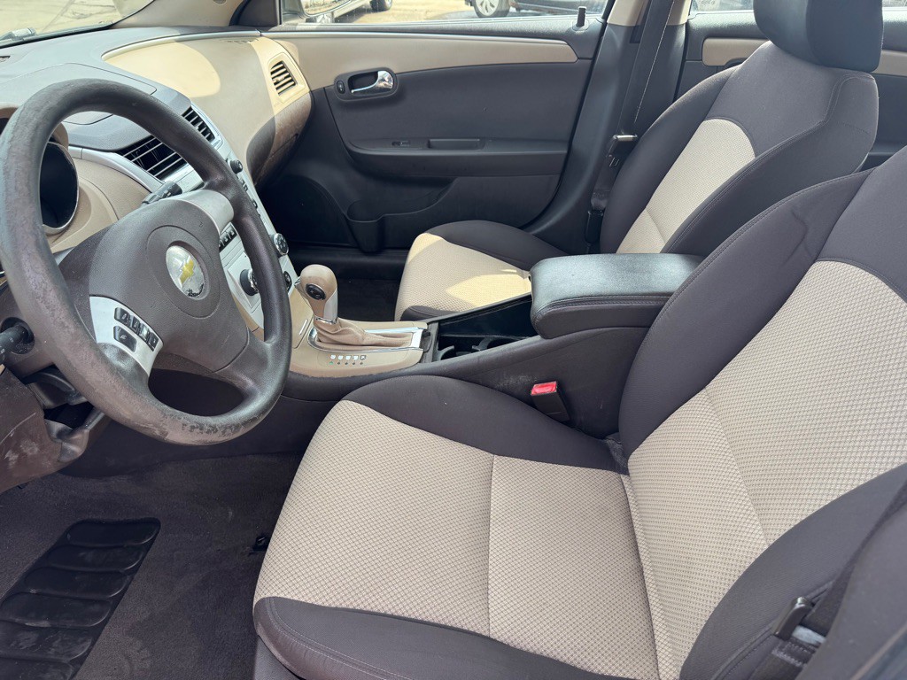2011 Chevrolet Malibu Image 17