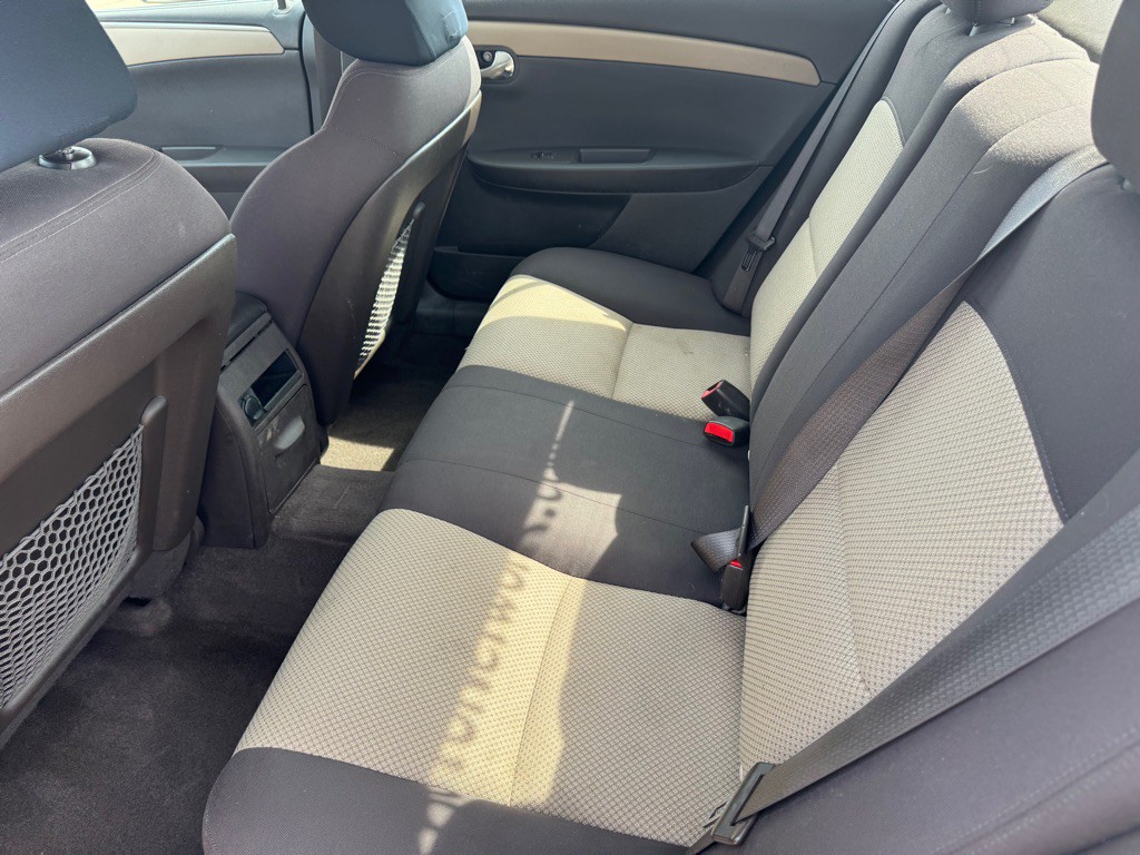 2011 Chevrolet Malibu Image 19