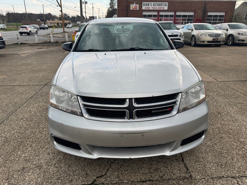 2012 Dodge Avenger Image 2