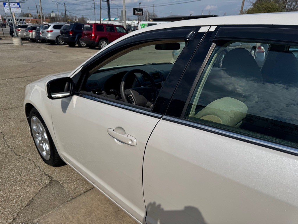 2010 Ford Fusion Image 5