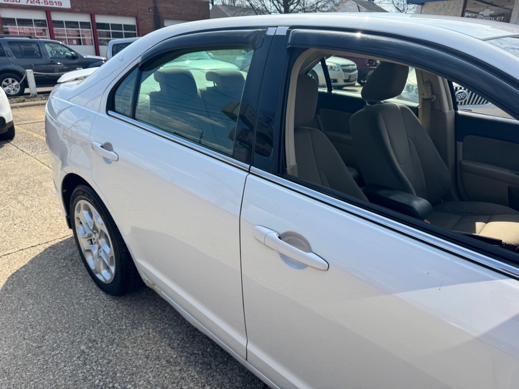 2010 Ford Fusion Image 10