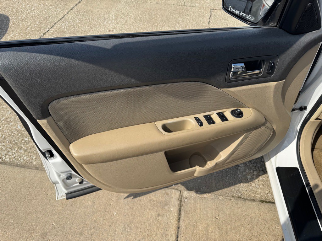 2010 Ford Fusion Image 16
