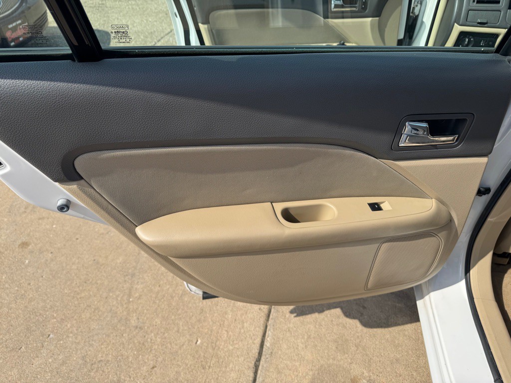 2010 Ford Fusion Image 18