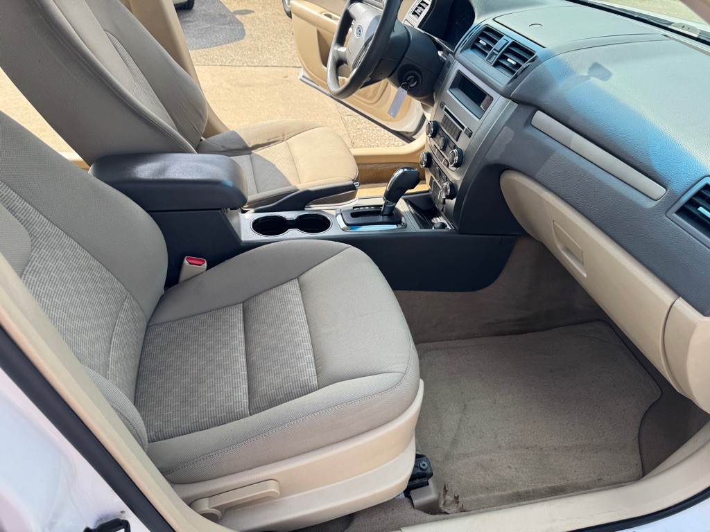 2010 Ford Fusion Image 23