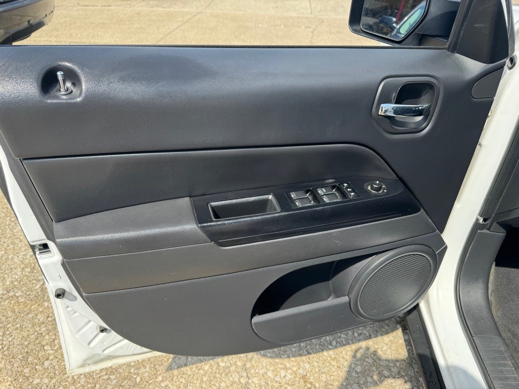 2012 Jeep Patriot Image 17