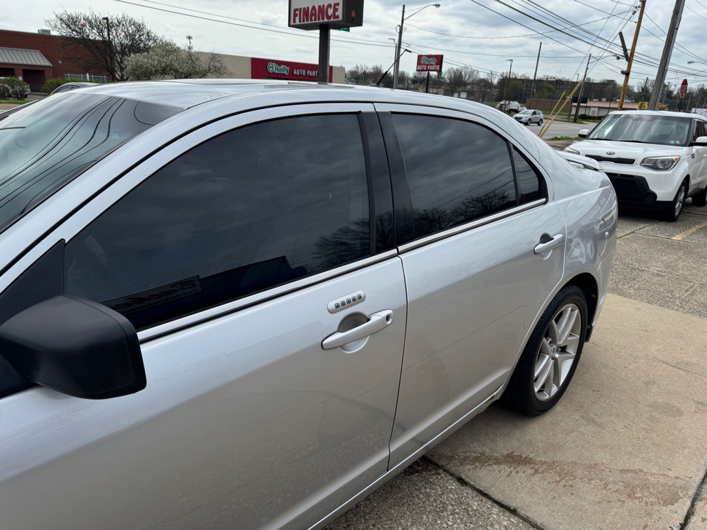 2011 Ford Fusion Image 4