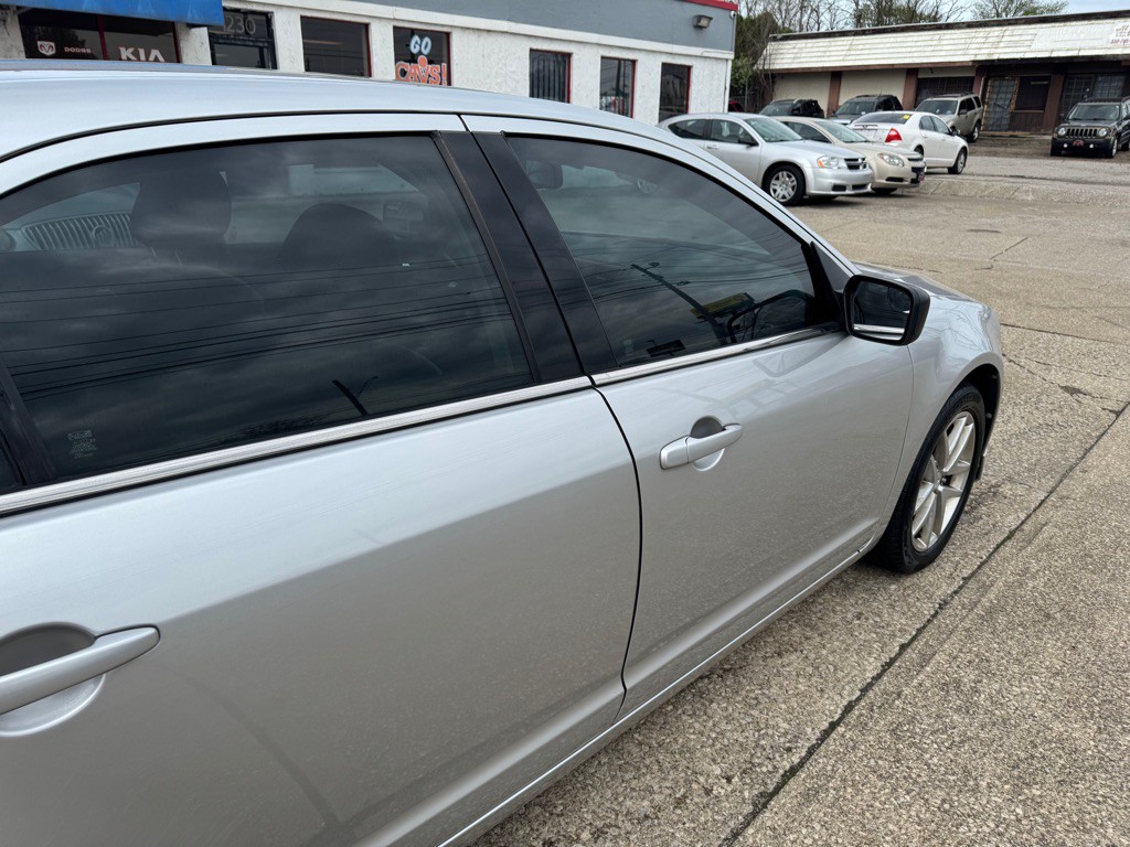 2011 Ford Fusion Image 9