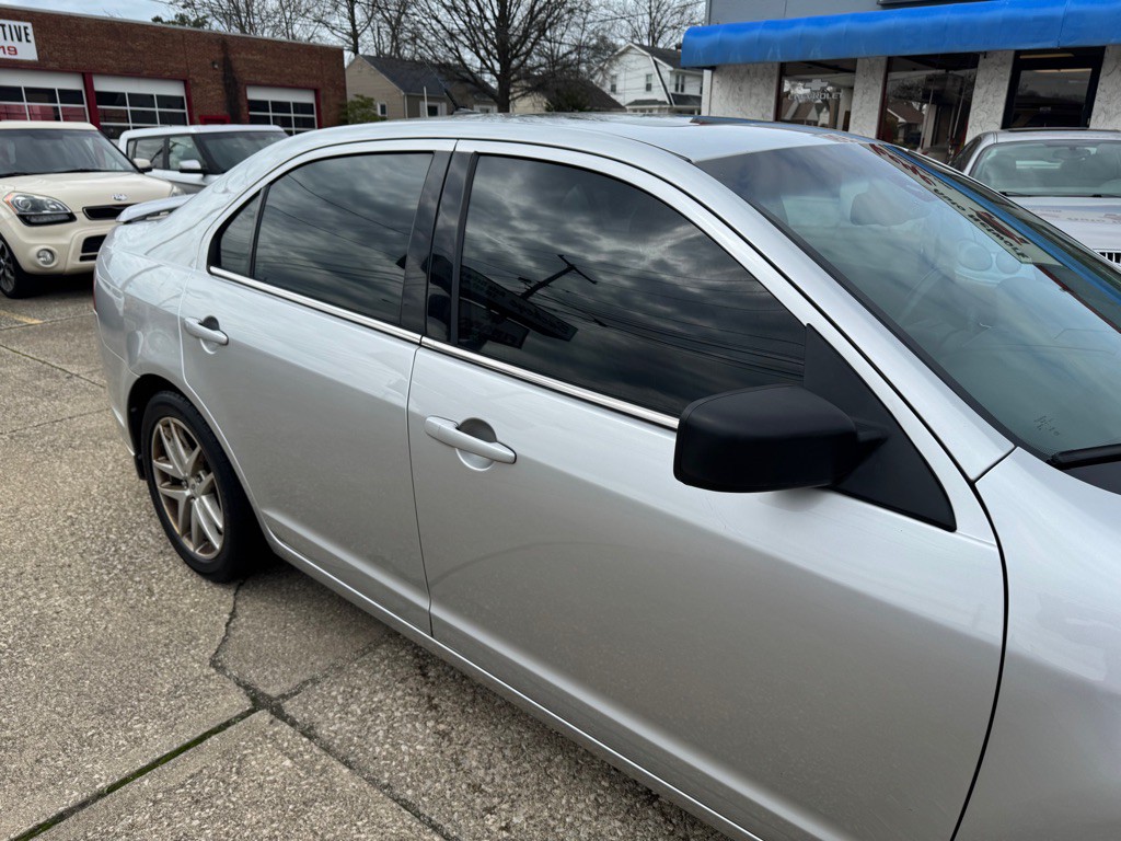 2011 Ford Fusion Image 10