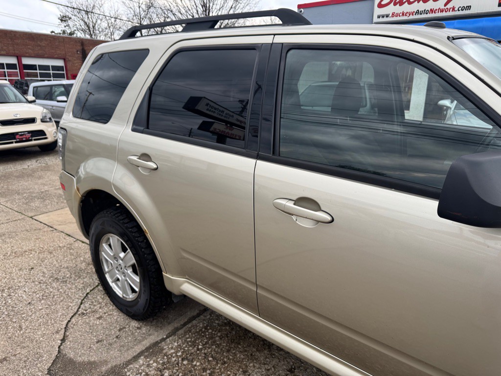 2010 Mercury Mariner Image 10