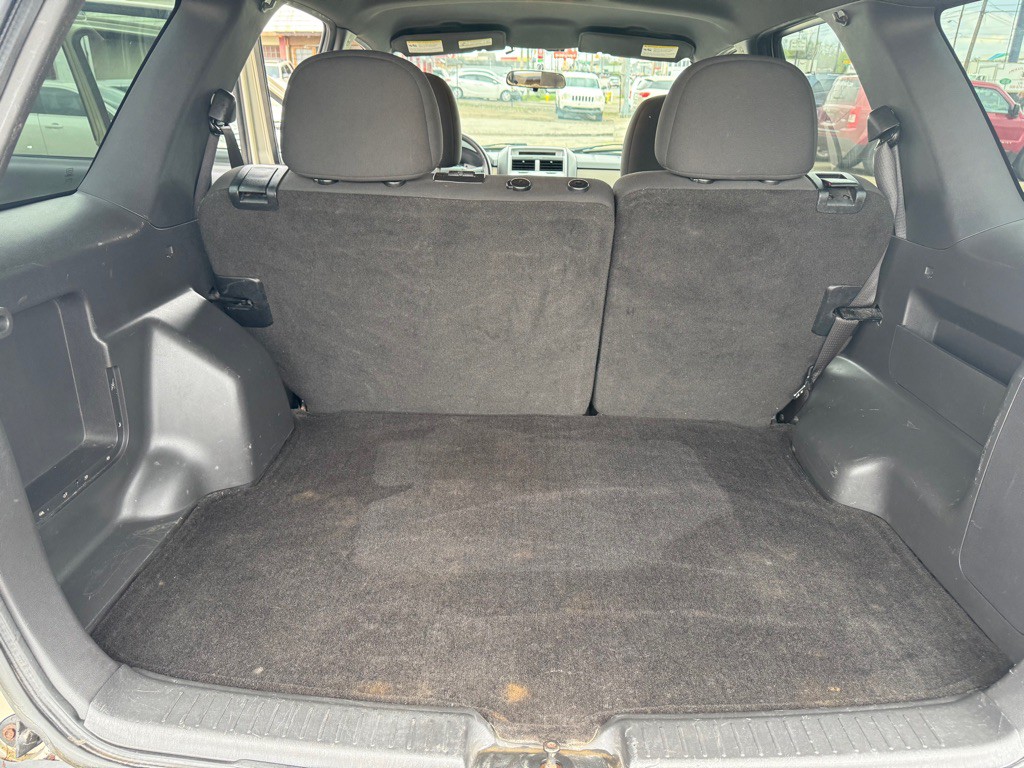 2010 Mercury Mariner Image 24