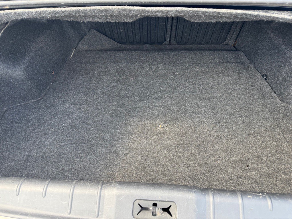 2011 Chevrolet Malibu Image 24