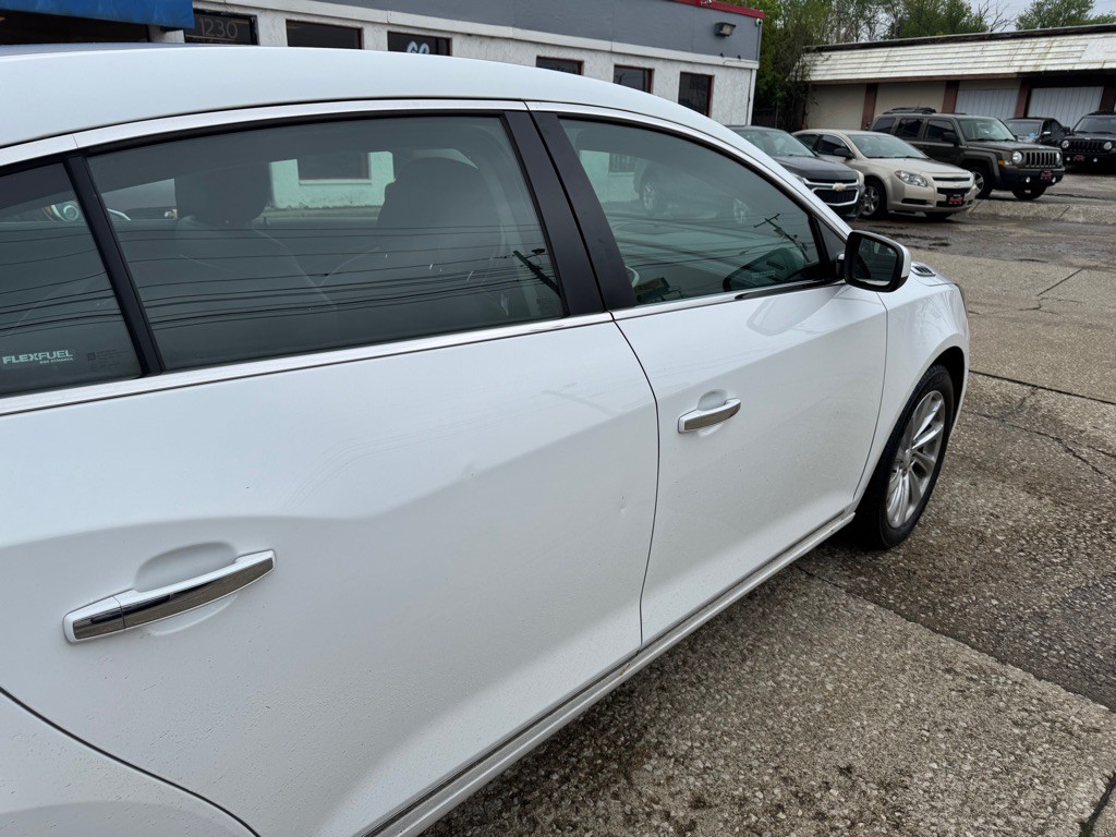 2016 Buick Lacrosse Image 9