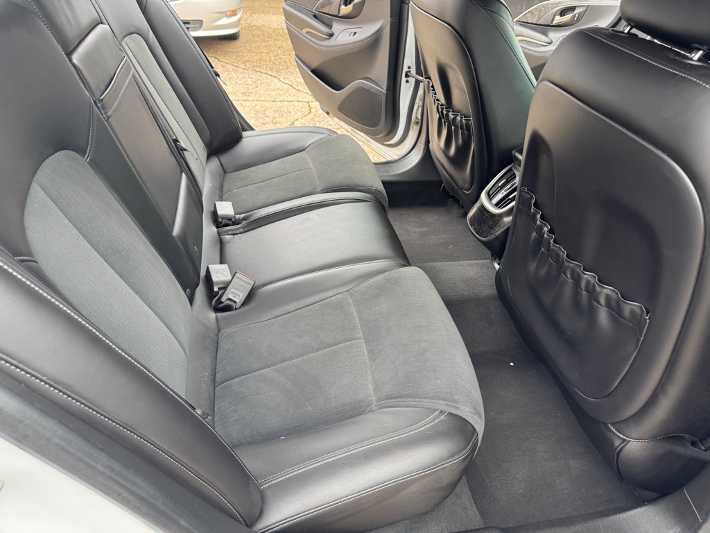 2016 Buick Lacrosse Image 21
