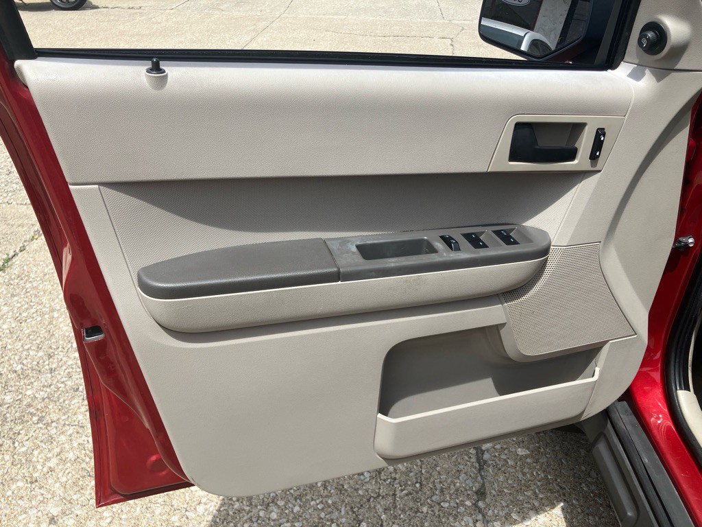2010 Ford Escape Image 16