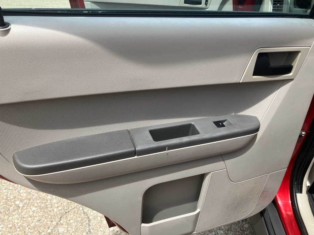 2010 Ford Escape Image 42