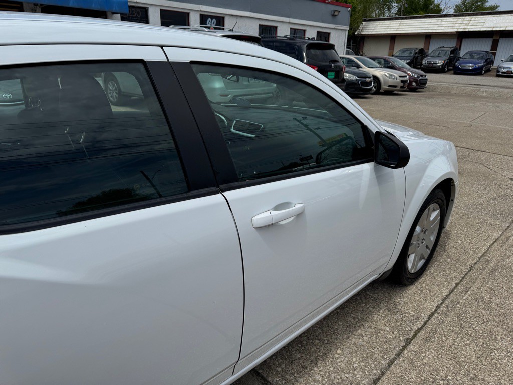 2013 Dodge Avenger Image 9