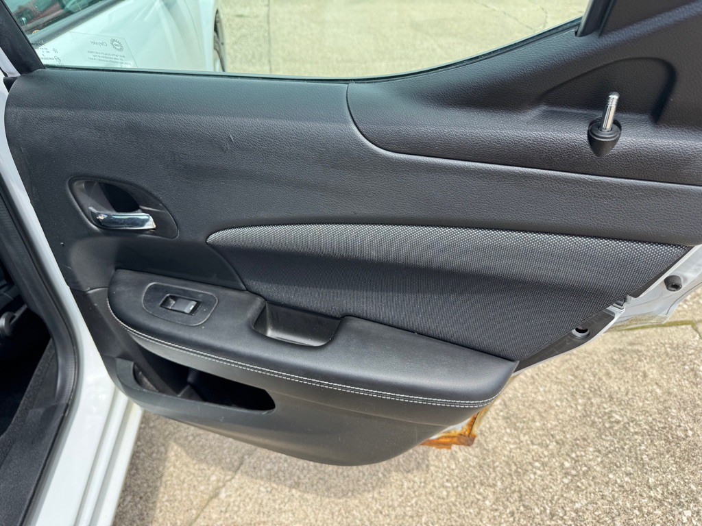 2013 Dodge Avenger Image 20