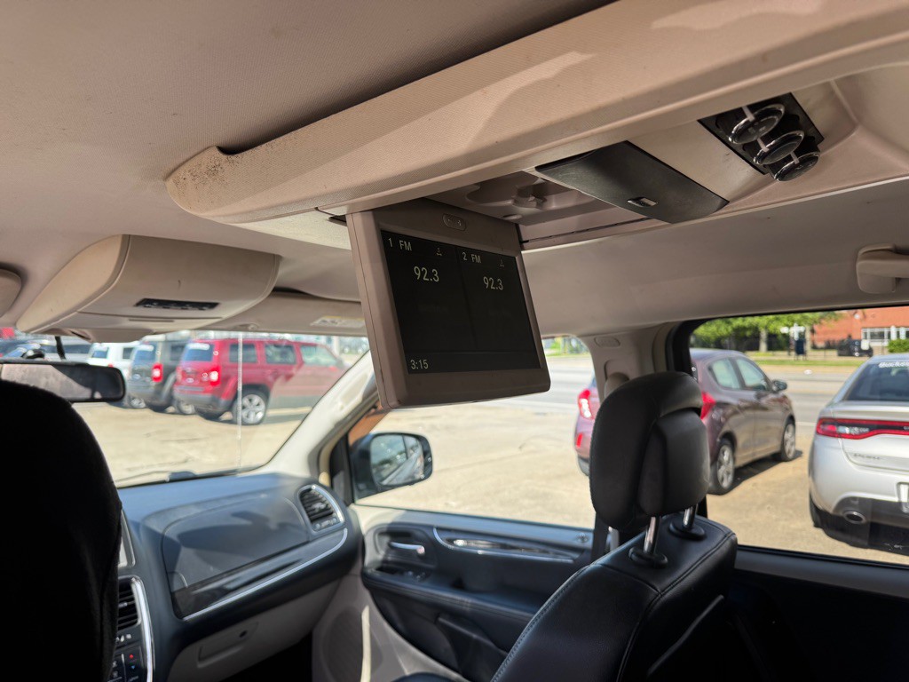 2014 Chrysler Town & Country Image 20