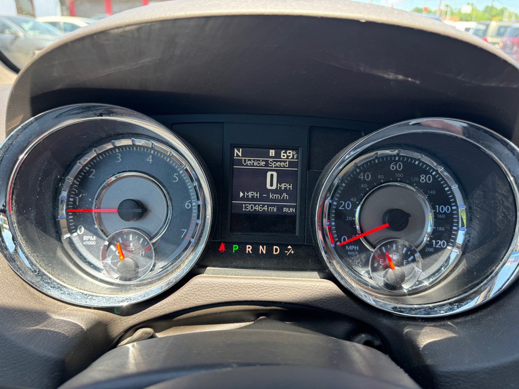 2015 Chrysler Town & Country Image 12