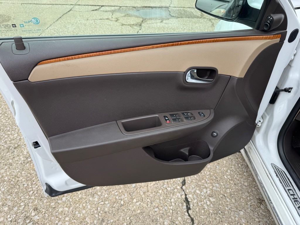 2009 Chevrolet Malibu Image 17