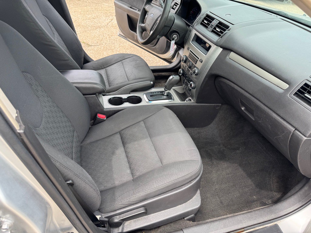 2012 Ford Fusion Image 24