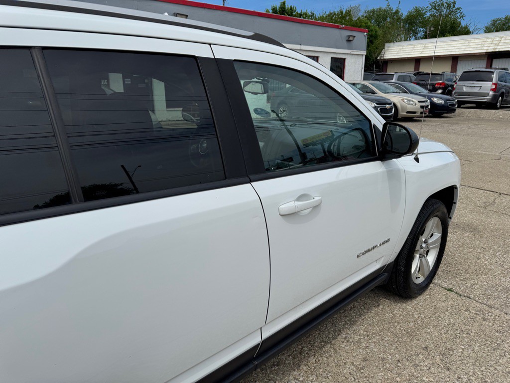 2017 Jeep Compass Image 9