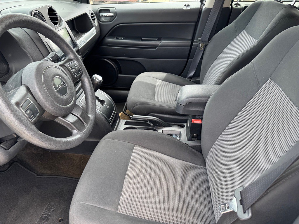 2017 Jeep Compass Image 17