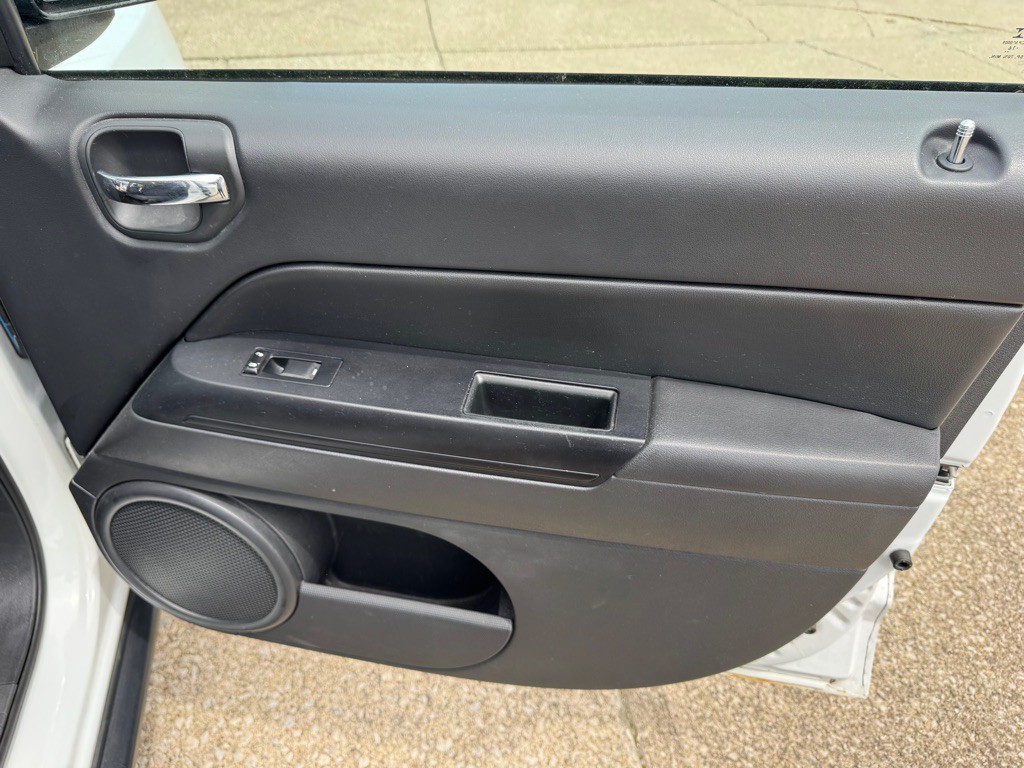 2017 Jeep Compass Image 22