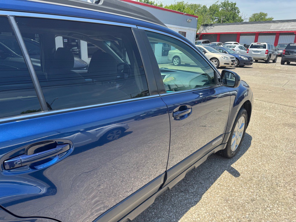 2011 Subaru Outback Image 9