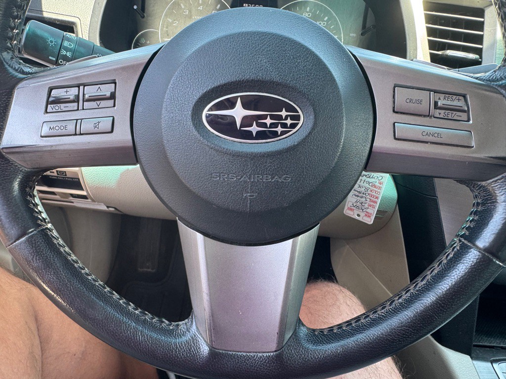 2011 Subaru Outback Image 14