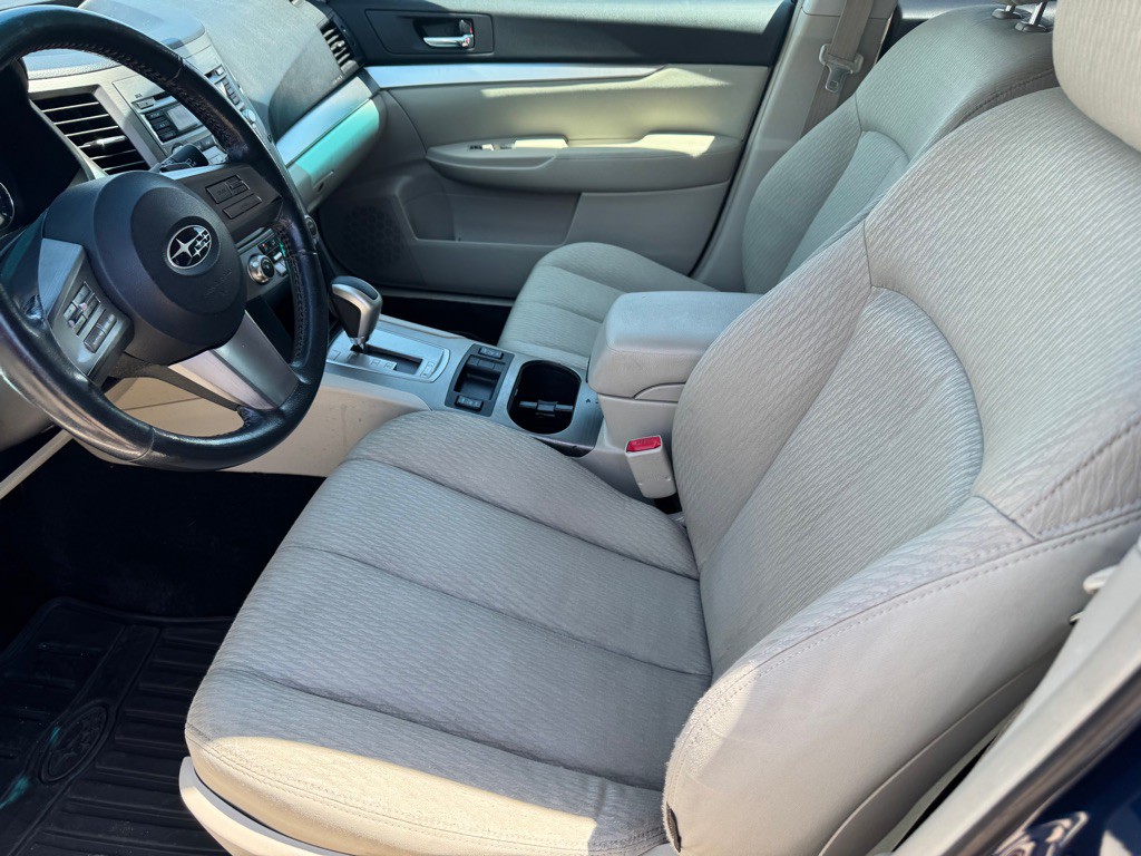 2011 Subaru Outback Image 18